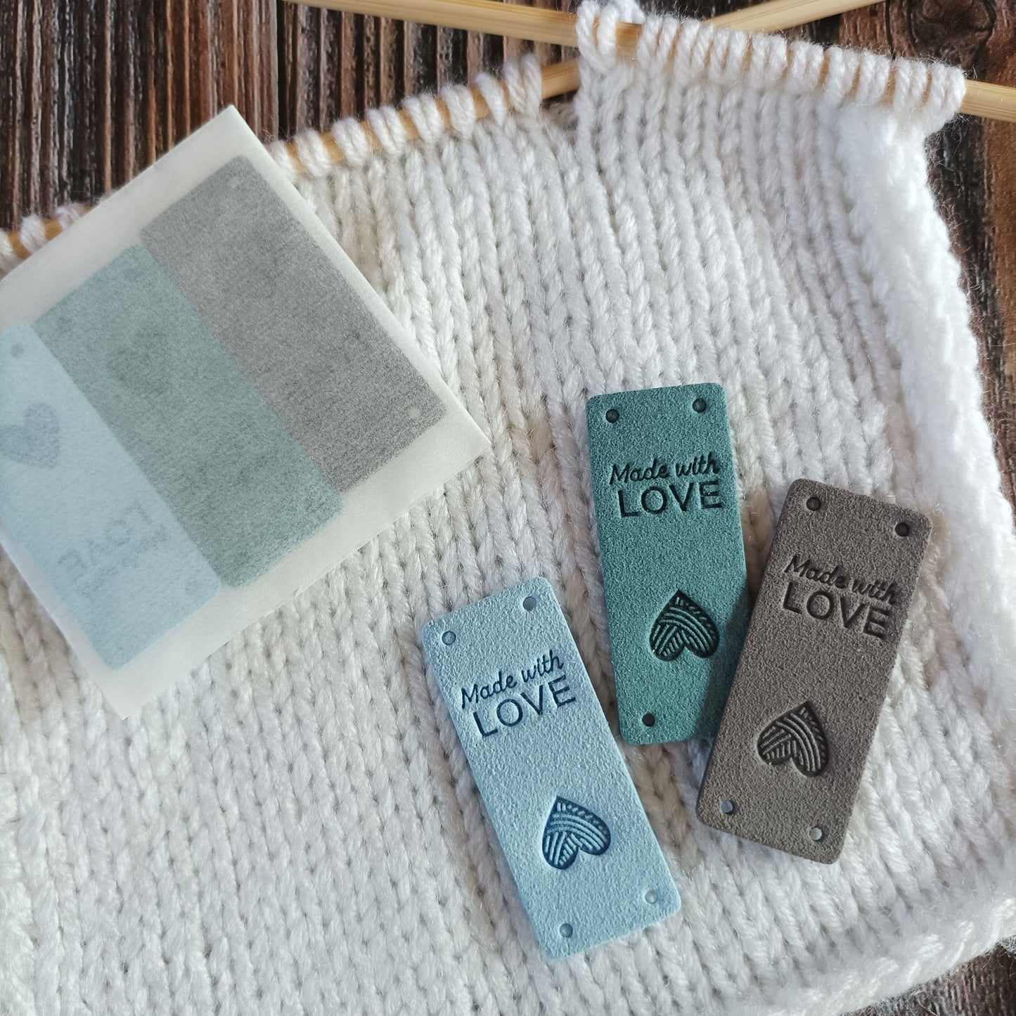 Drei Label zum Aufnähen im Set | Motiv Made with LOVE Blautöne