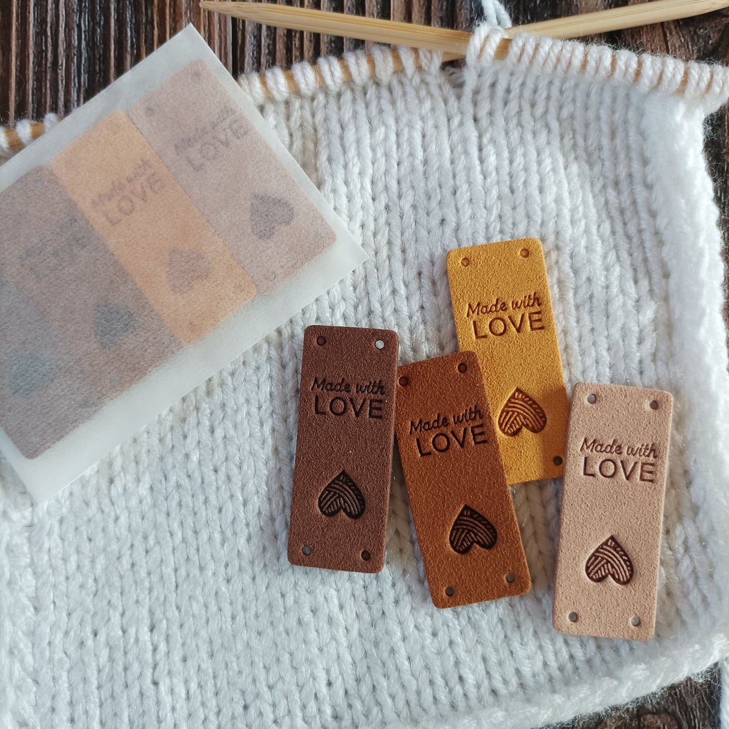 Vier Label zum Aufnähen im Set | Motiv Made with LOVE Brauntöne