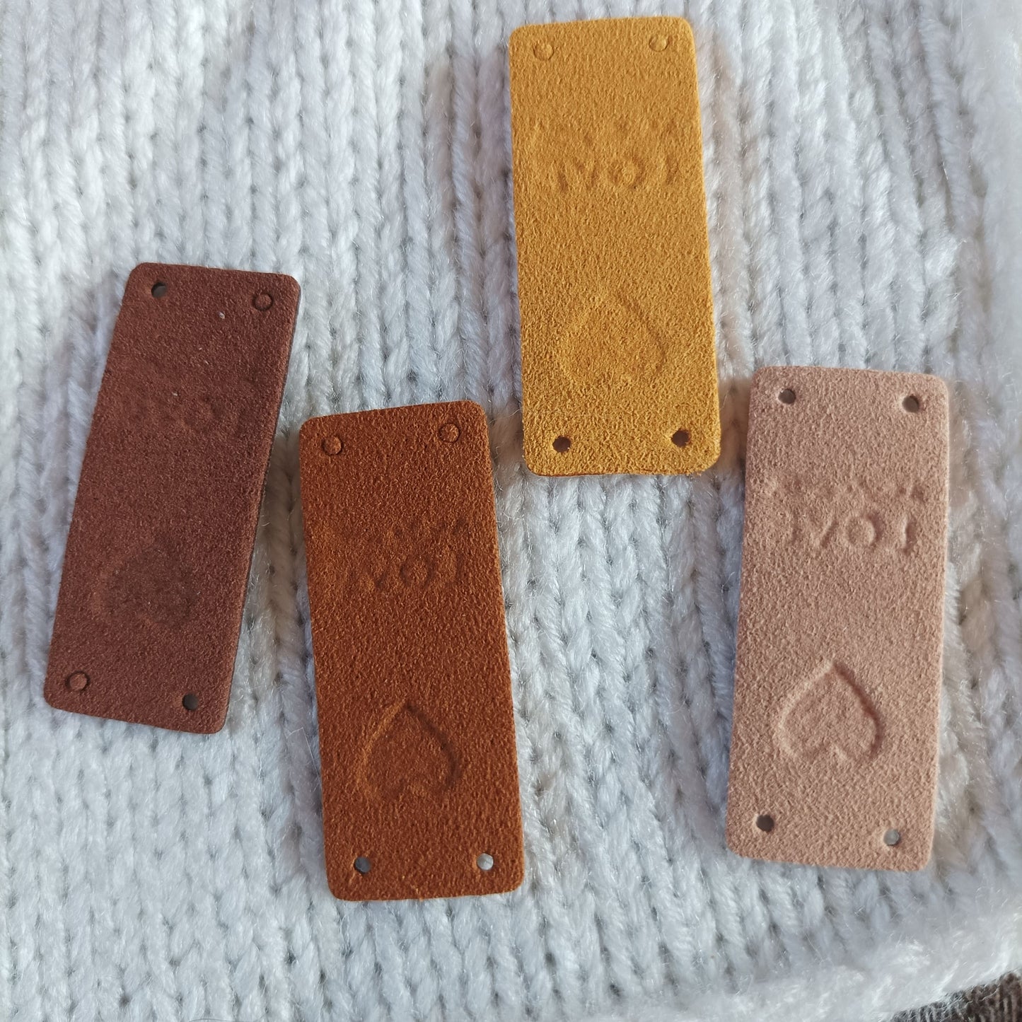 Vier Label zum Aufnähen im Set | Motiv Made with LOVE Brauntöne
