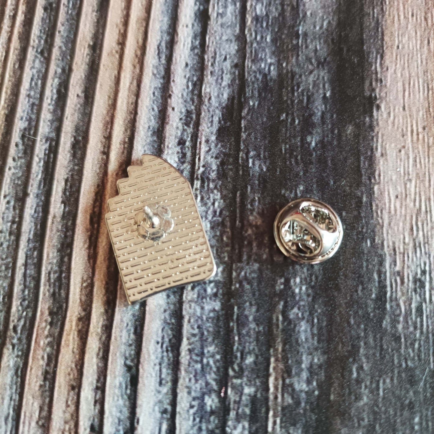 Emaille Pin | Motiv Books turn Muggles into Wizards Halloween