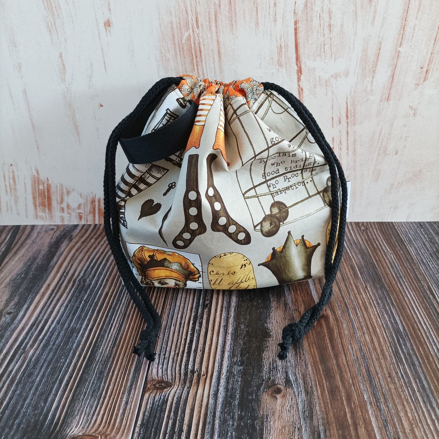 Projekttasche mit Kordelzug Größe S | Motiv Queen of Ween Halloween