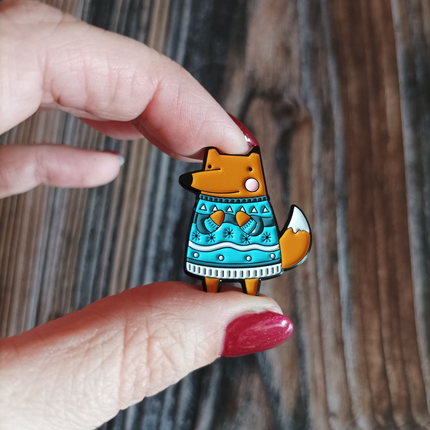 Emaille Pin | Motiv Fuchs mit Pullover