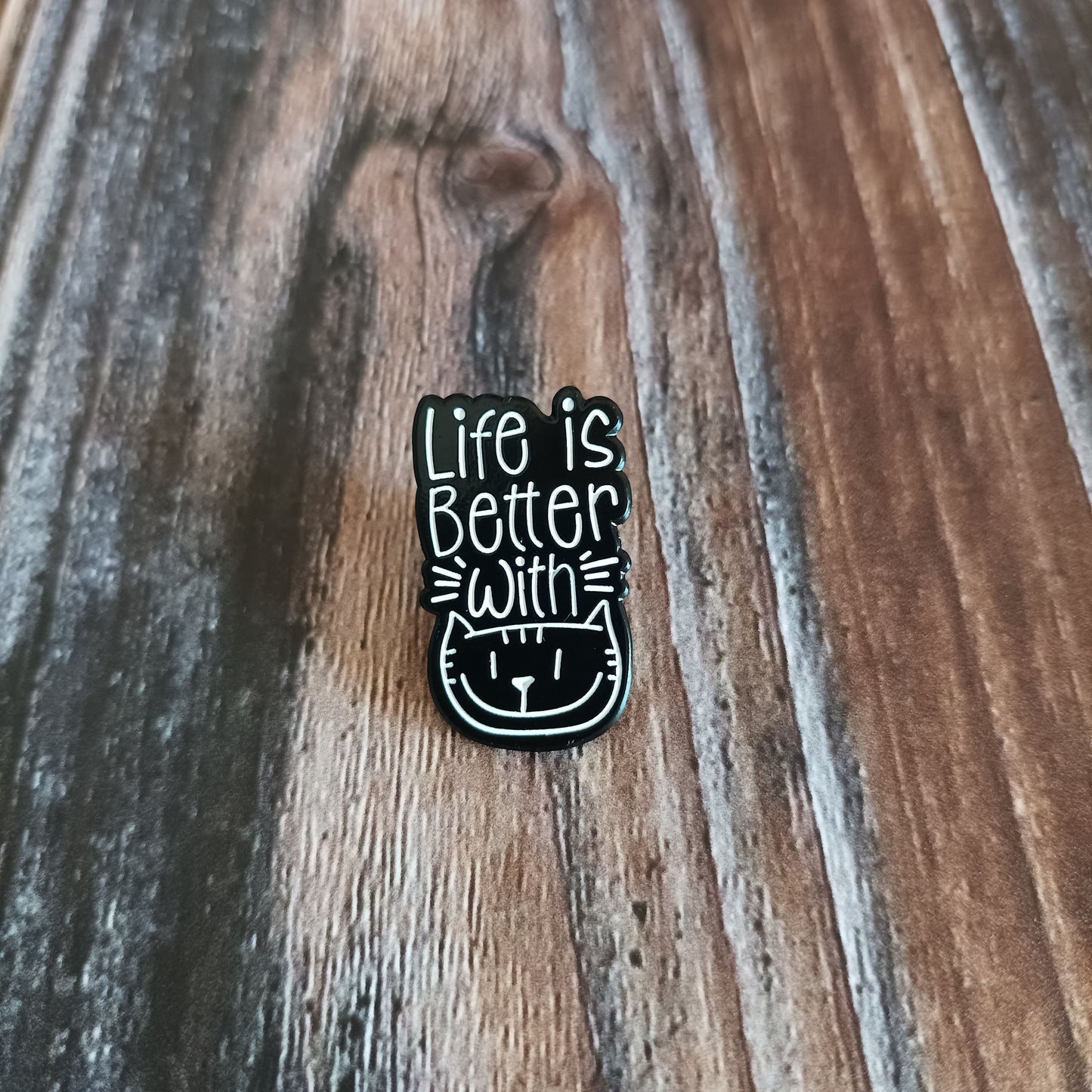Emaille Pin | Motiv Life is better with a cat