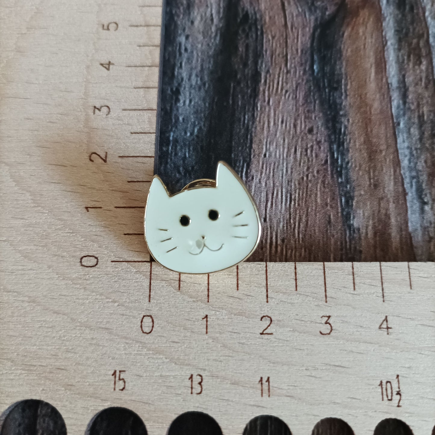 Emaille Pin | Motiv Katzenkopf creme