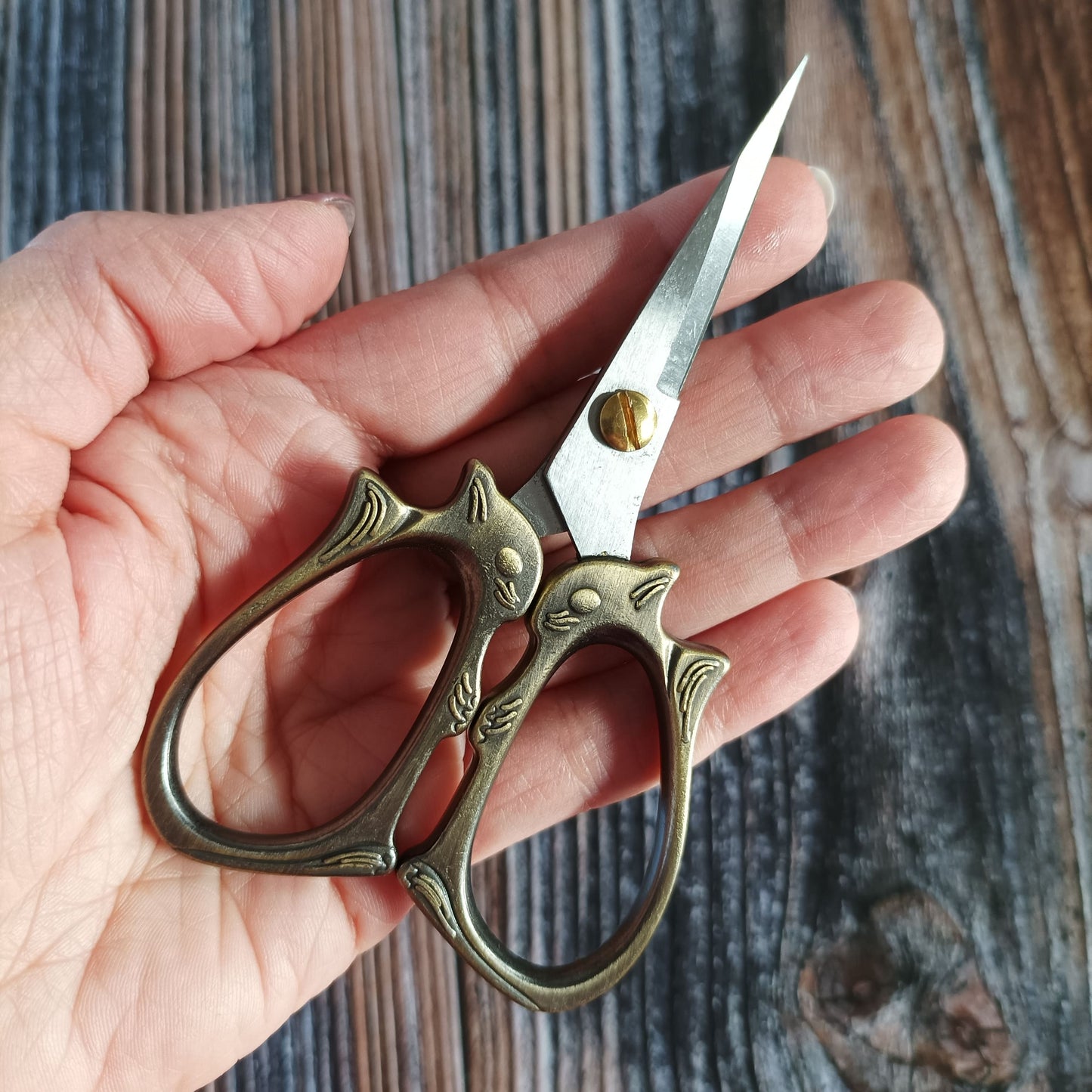Handarbeitsschere | Motiv Eichhörnchen Antik Bronze