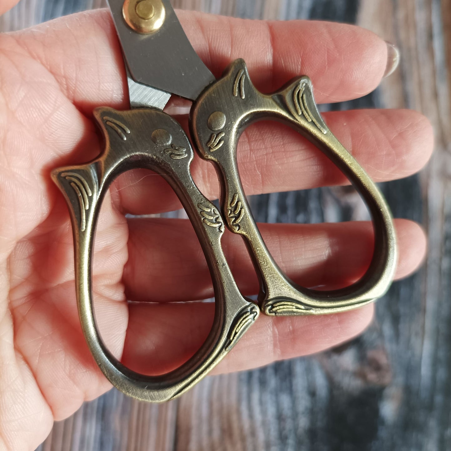 Handarbeitsschere | Motiv Eichhörnchen Antik Bronze