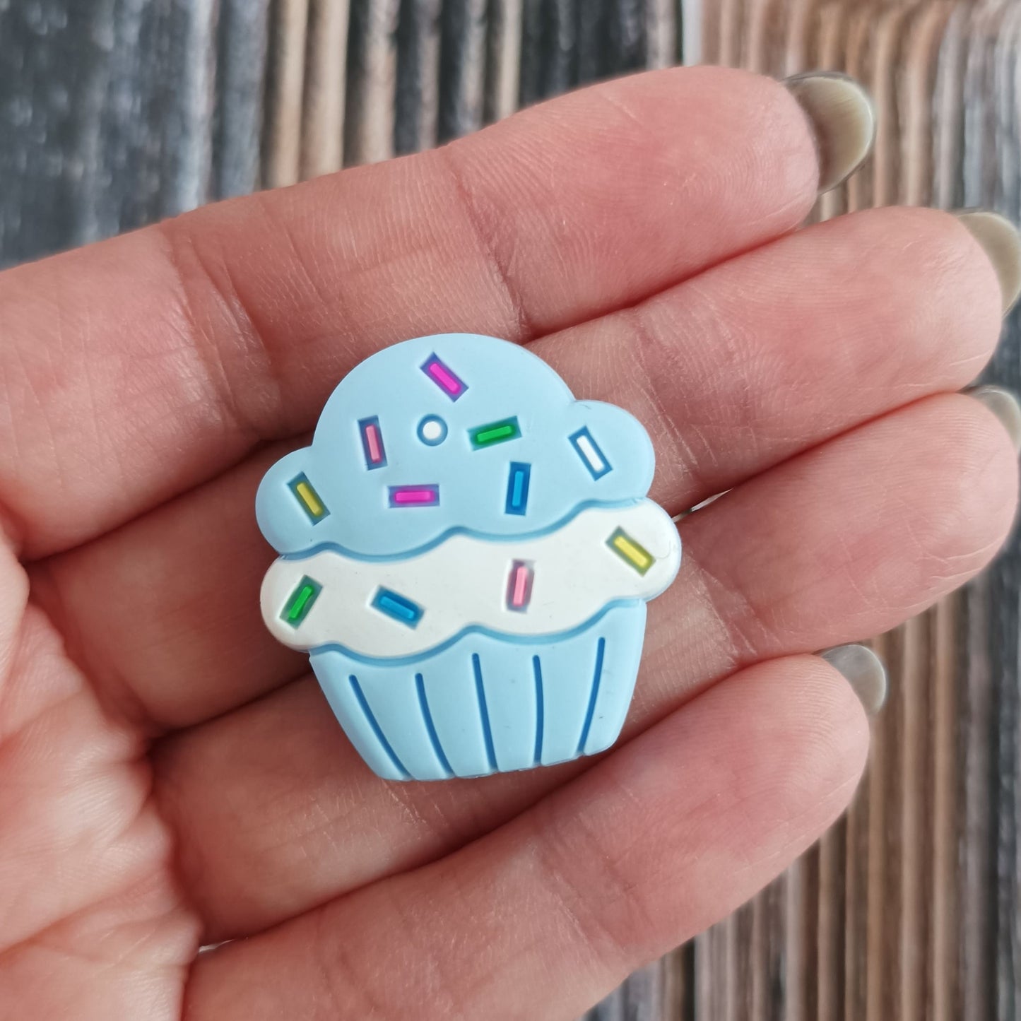 Zwei Maschenstopper aus Silikon | Motiv Cupcakes blau