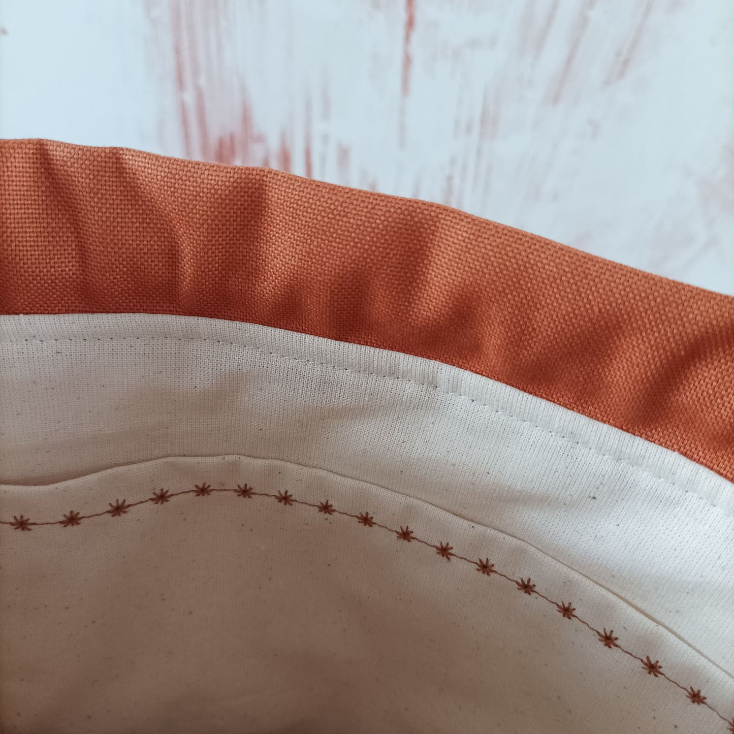 Projekttasche mit Kordelzug Größe S | Motiv Herbstblüten rost