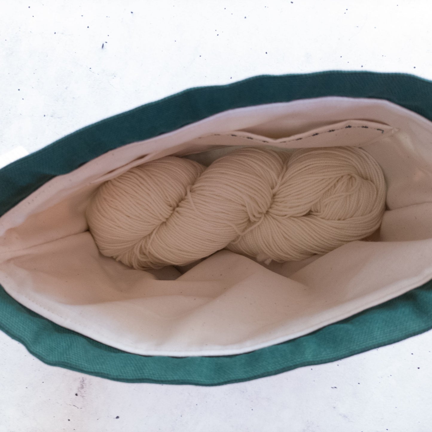 Projekttasche mit Kordelzug Größe S | Motiv grüne Blumenwiese (grün)