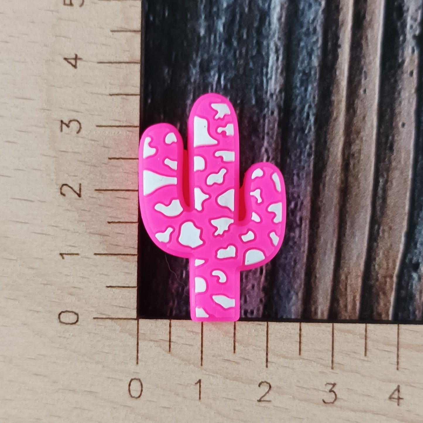 Zwei Maschenstopper aus Silikon | Motiv Kakteen pink und schwarz