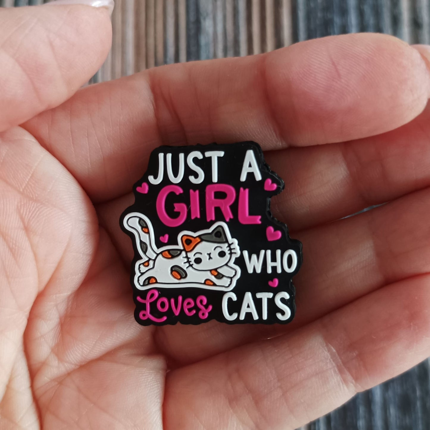 Zwei Maschenstopper aus Silikon | Motiv Just a girl who loves cats