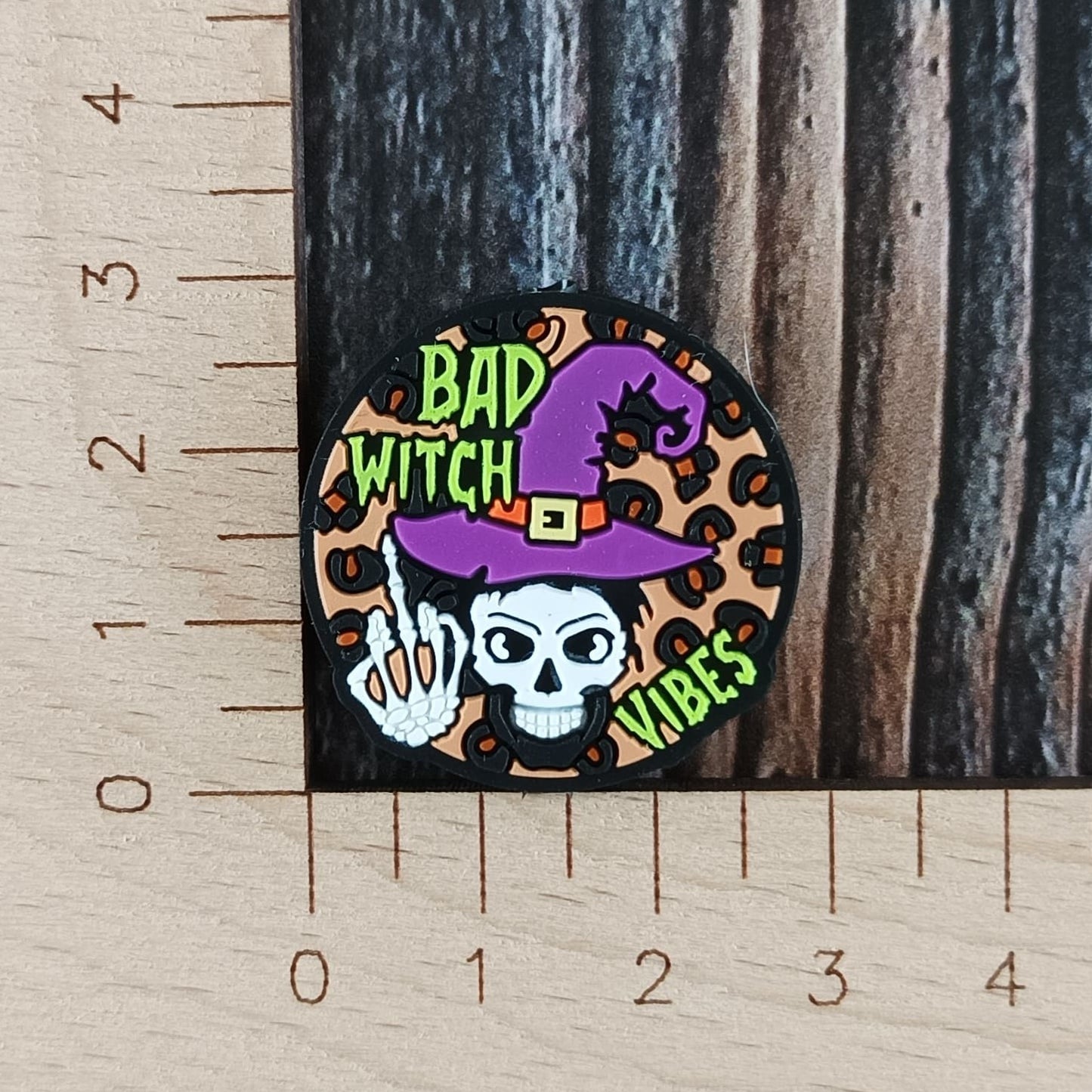 Zwei Maschenstopper aus Silikon | Motiv Bad Witch Vibes Halloween