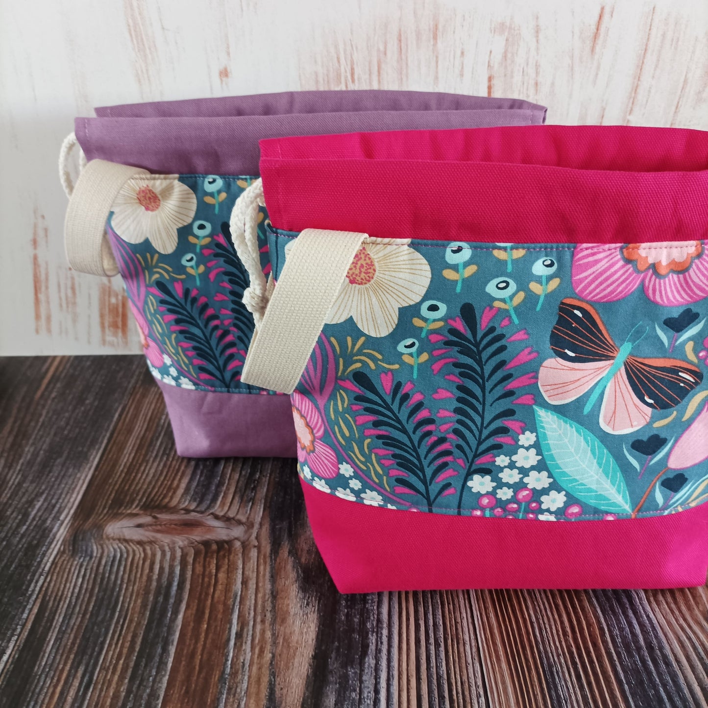 Projekttasche mit Kordelzug Größe S | Motiv Schmetterlingswiese pink