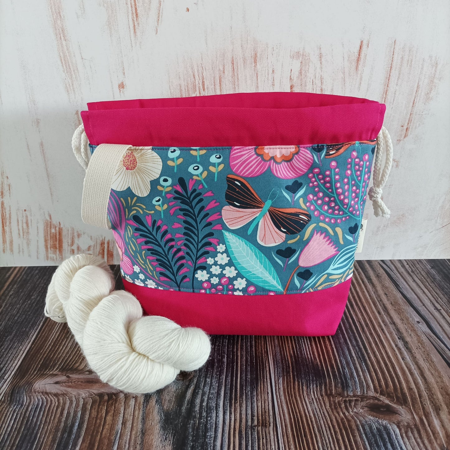 Projekttasche mit Kordelzug Größe S | Motiv Schmetterlingswiese pink