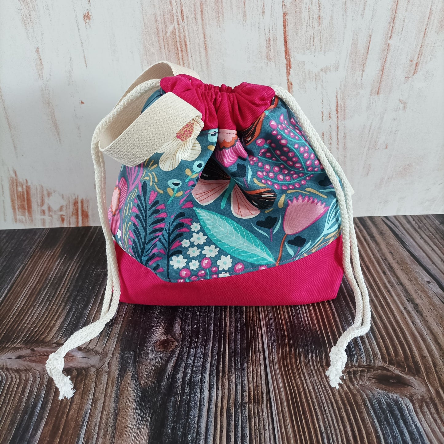 Projekttasche mit Kordelzug Größe S | Motiv Schmetterlingswiese pink