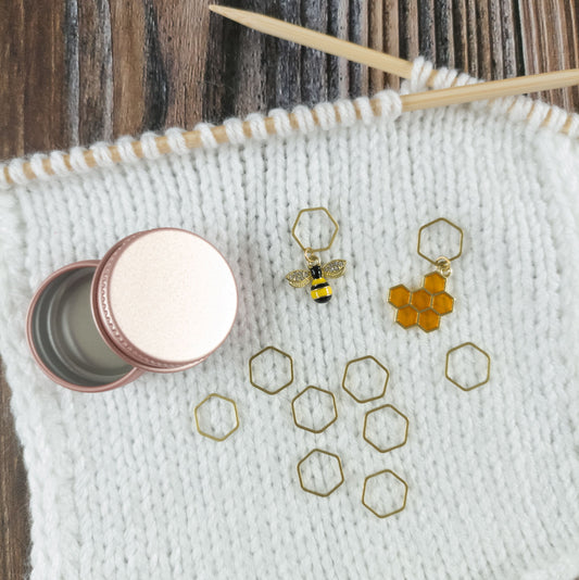 Maschenmarkierer Set Hexagon Messing mit Dose zur Aufbewahrung | Motiv Biene