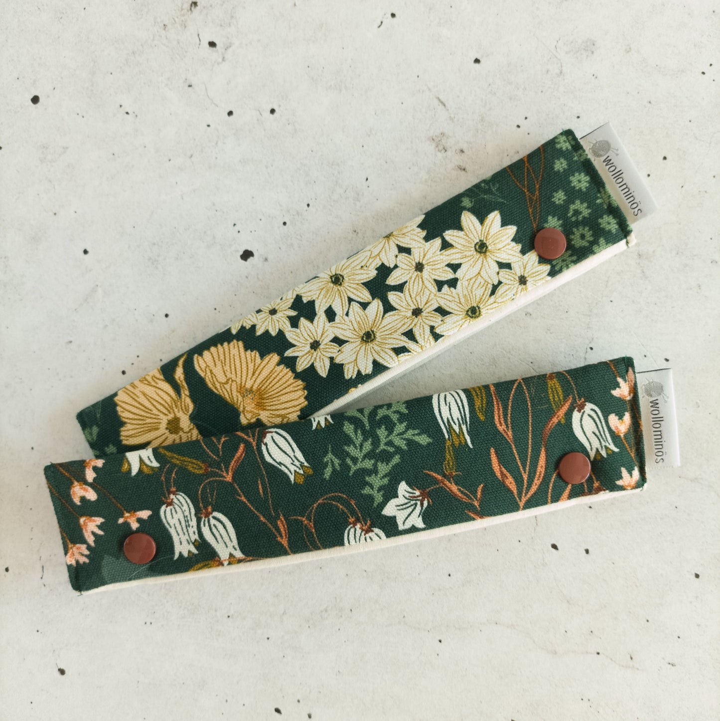Nadelgarage zur Aufbewahrung von Nadelspielen in 20 cm Länge | Motiv grüne Blumenwiese