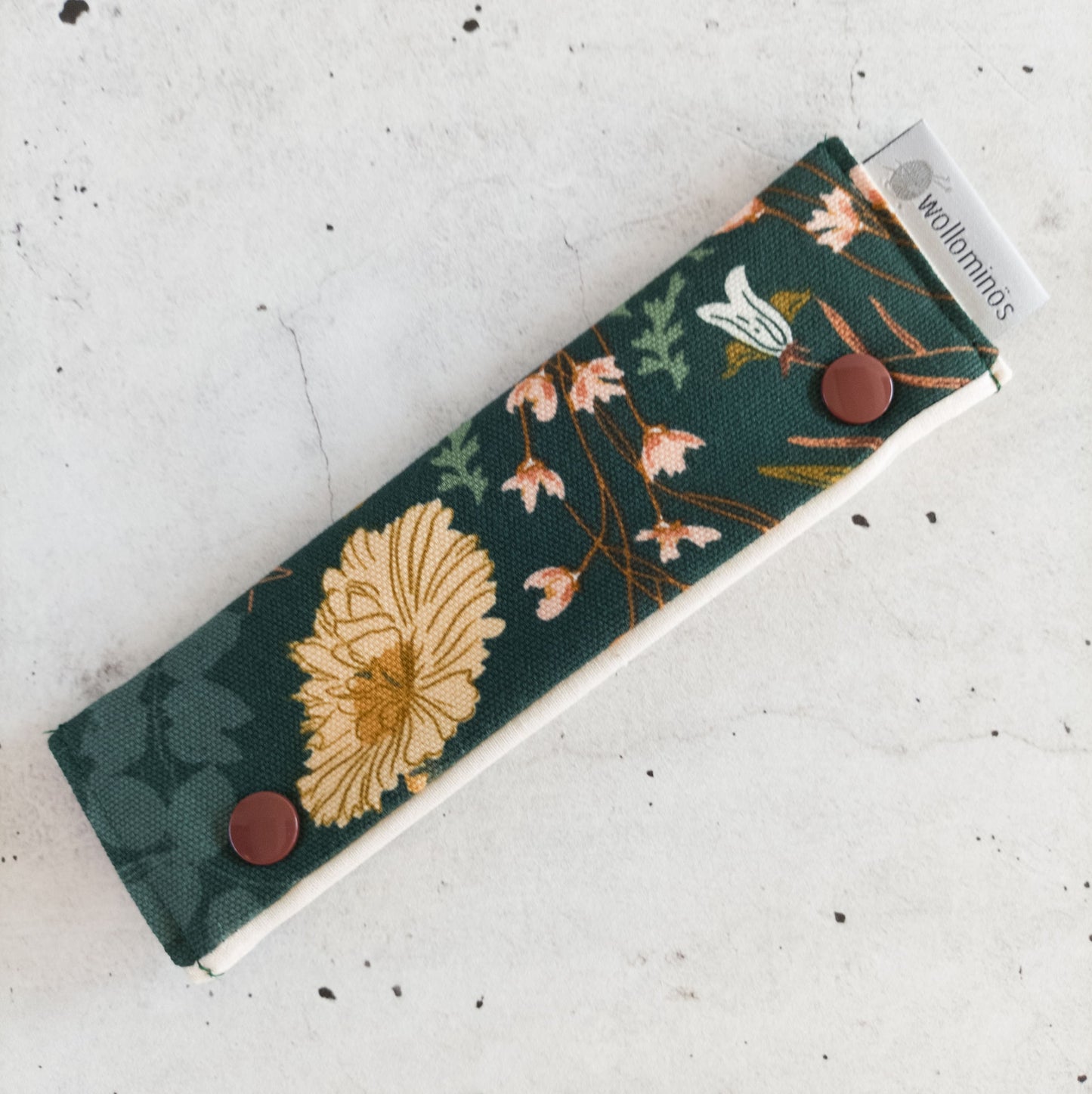 Nadelgarage zur Aufbewahrung von Nadelspielen in 15 cm Länge | Motiv grüne Blumenwiese